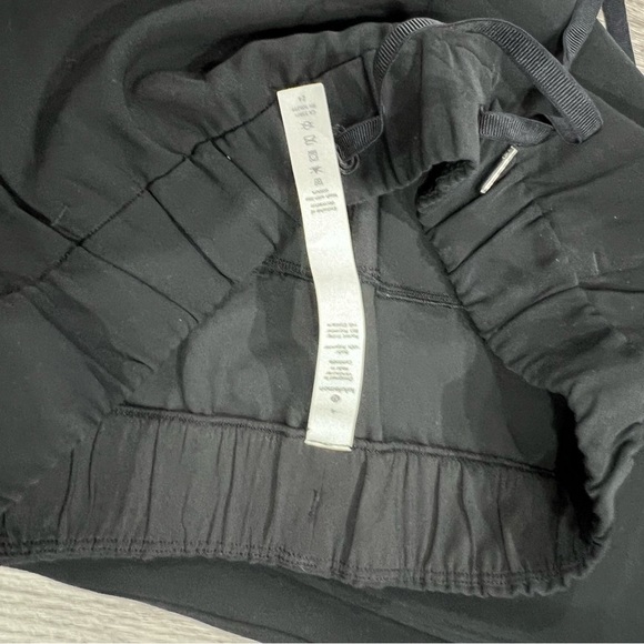 Lululemon on the move black luon Joggers with Elastic Cuffs and Tapered Legs - Picture 2 of 3